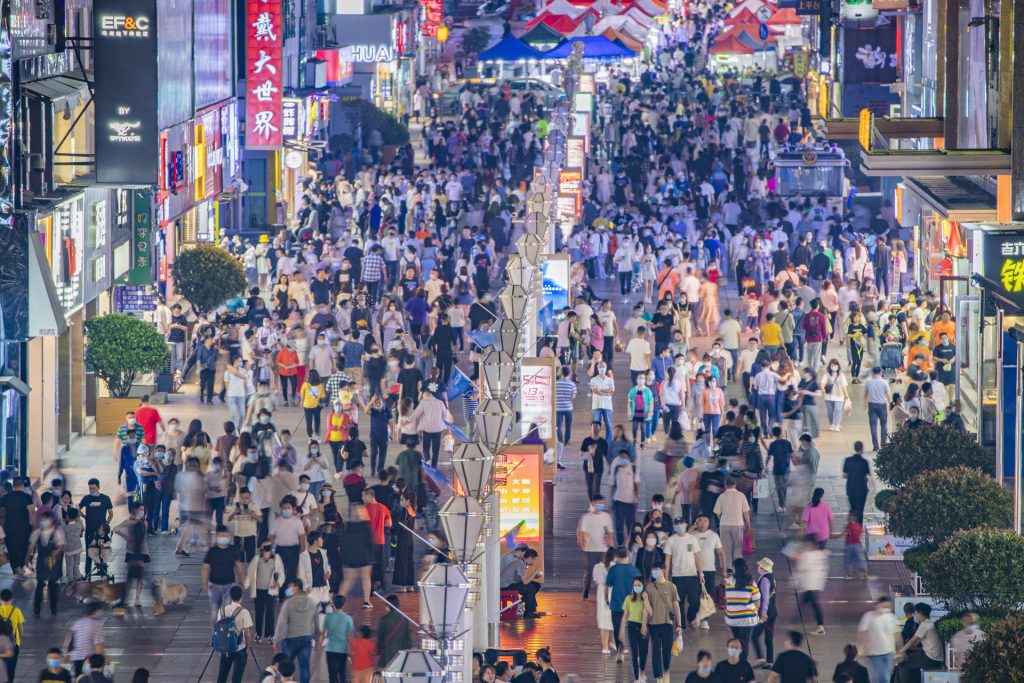 2025暑期旅游市场全景透视：气候驱动下的结构性分化与行业转型插图